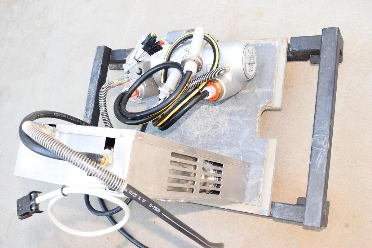 Used Dunlee X-Ray Tube Assembly CTR1563RC 564133HN DU 2005 46543 .4x.9 150kv