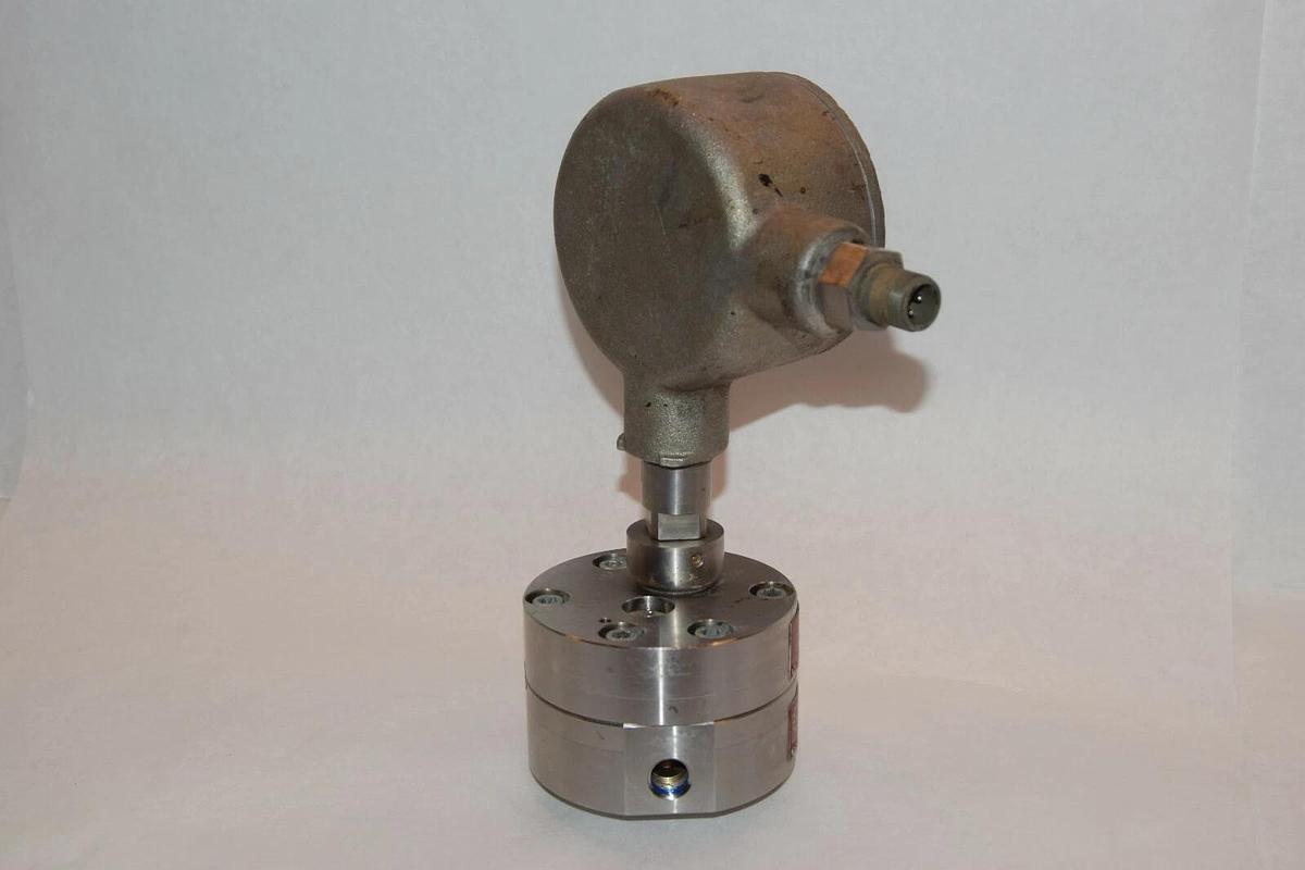 Used AW COMPANY Gear Flow Meter JVS-20KG-25 NPT Geared Flow Meter JVS-20KG-25-NPT