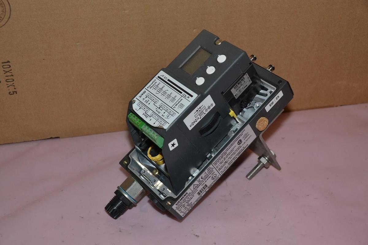 Used SIEMENS D-76181 -30-50/65/80C 18-30V 20mA PRESSURE TRANSMITTER