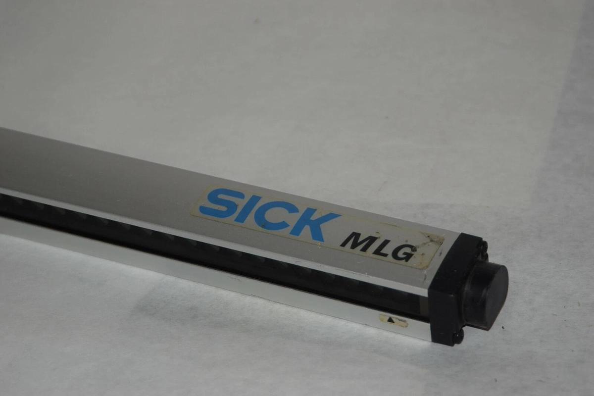 Used SICK Safety Light Curtain MLGE1-0890I812 MLGE10890I812 15-30V 8pin