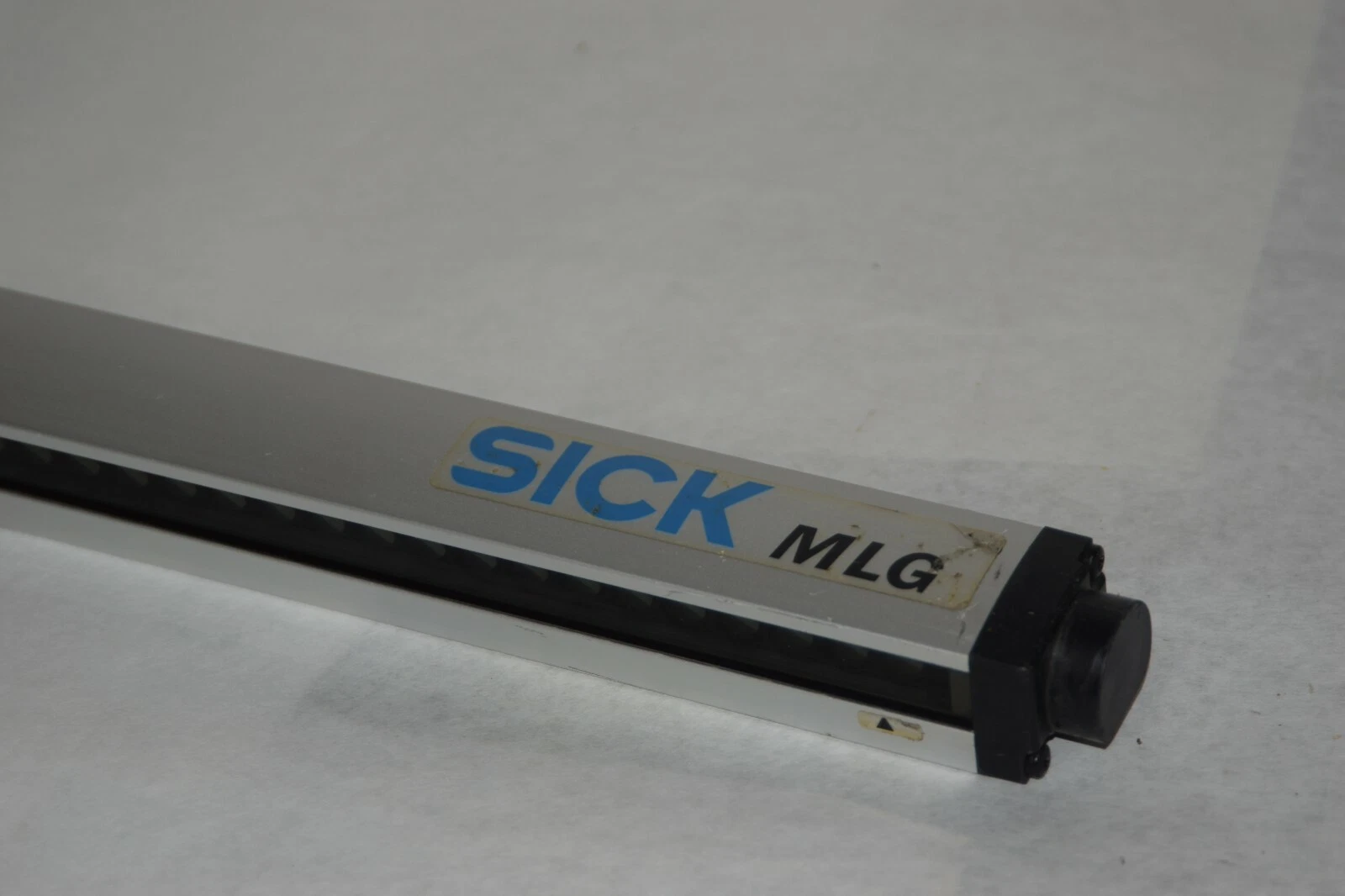 Used SICK Safety Light Curtain MLGE1-0890I812 MLGE10890I812 15-30V 8pin