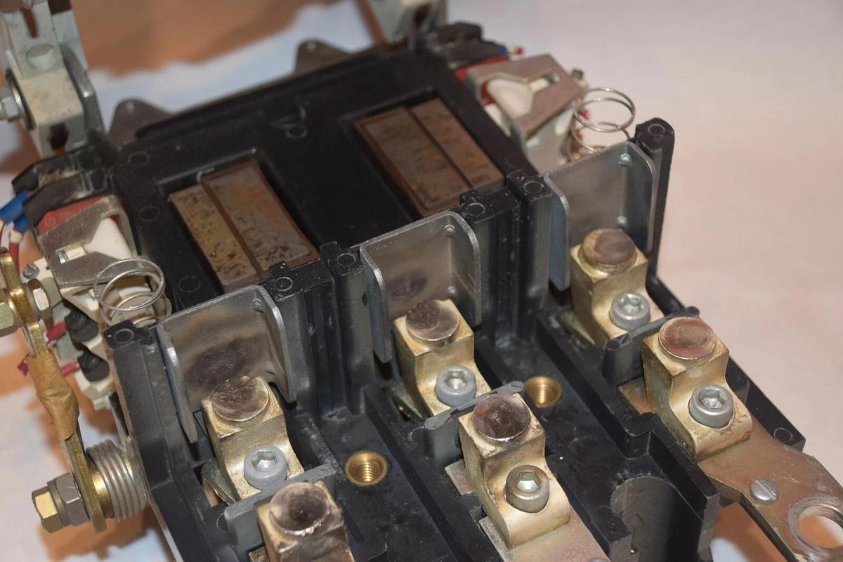 Used Westinghouse Contactor Size 5 A201KGC Sz5 Motor Starter Coil 120V (contacts 95%)