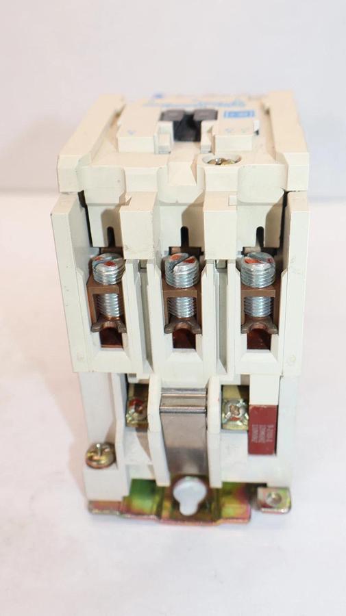 Cutler-Hammer Eaton Starter CE15HN3 C306GN3 660V 60A 60 Amp 120v Coil H2014B