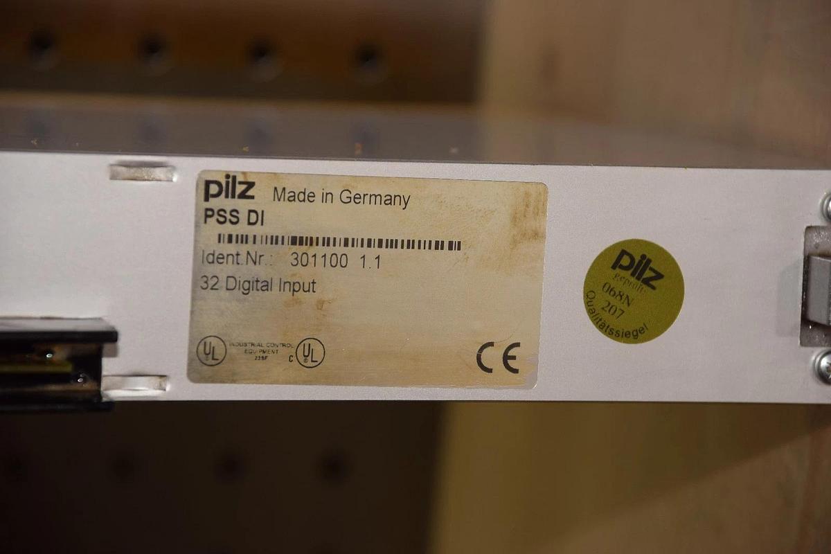 Used PILZ PSS DI 301100 1.1 30110011 3011001.1 PSSDI PSSD1 Pss D1  INPUT MODULE