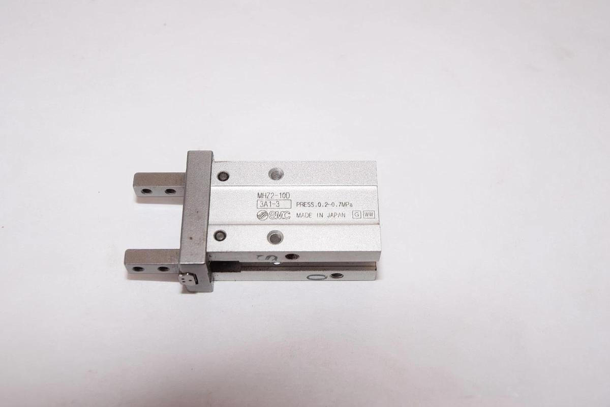Used SMC Pneumatic Finger Cylinder MHZ2-10D MHZ210D