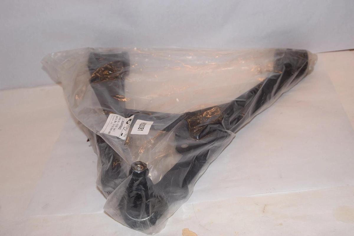 (NEW) K620381 Front Driver Lower Control Arm & Ball Joint Assem. 02-06 Escalade