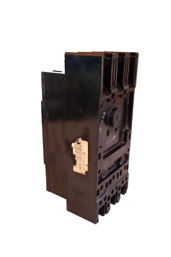 Used Trumbell 100Amp Circuit Breaker ATB32100 125-250VDC 250VAC 3 Pole USA