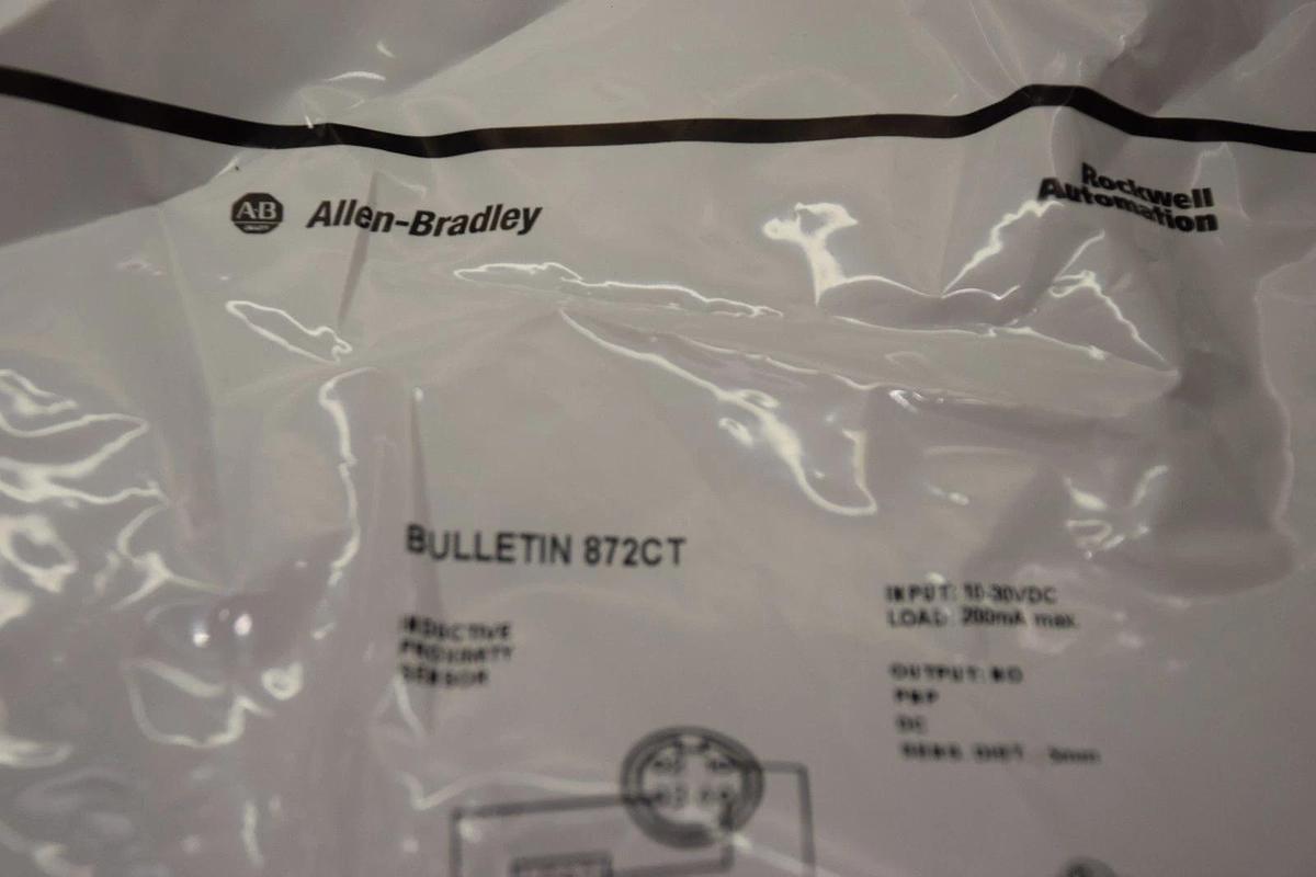 ALLEN BRADLEY 872CT-DH5NP18-D4 SERIES D 10-30VDC 200mA PROXIMITY SENSOR NEW