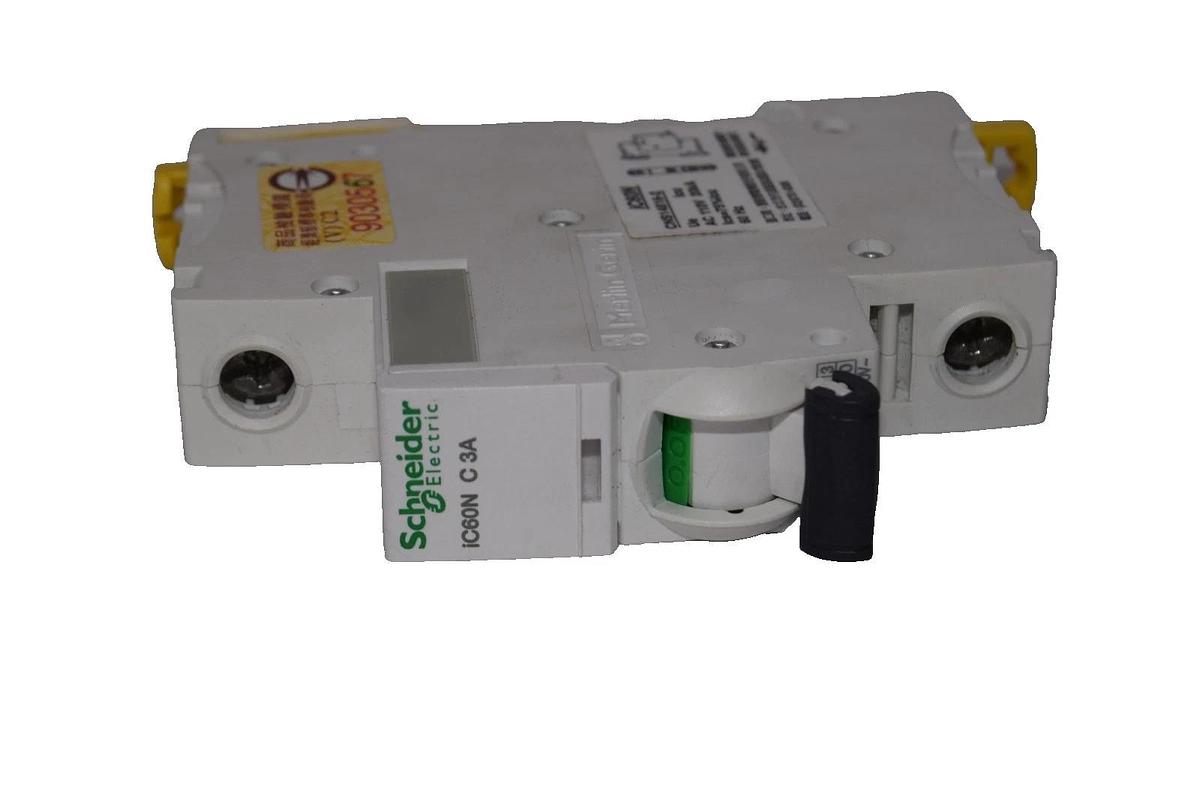 Used SCHNEIDER ELECTIRC iC60N C 3A , CNS14816-2 1P 230/400V Miniature Circuit Breaker