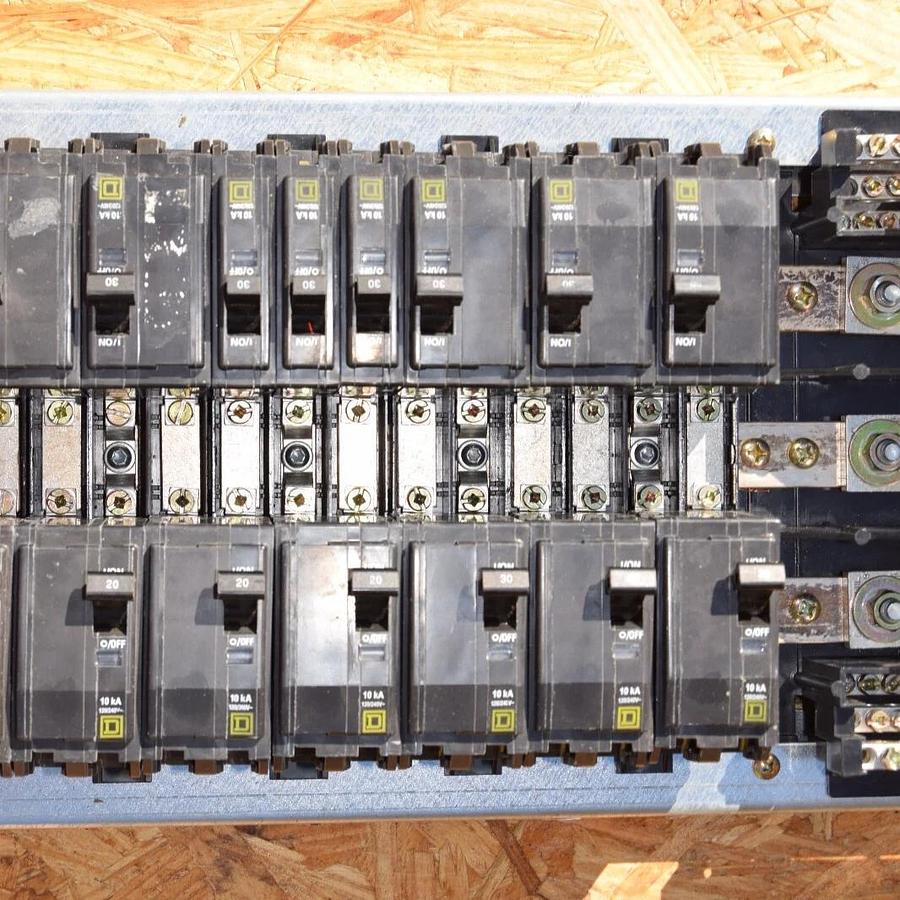 Used Square D 42 Circ 225A Main Lug Panelboard Interior NQOM442L225GSA 3ph 20a & 30a