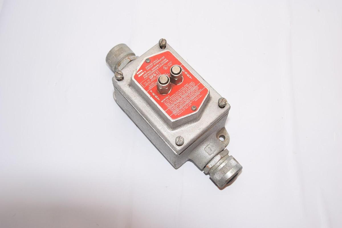 Used CROUSE HINDS GFS-1 120Vac 20Amp 60Hz Circuit Interrupter For Hazardous Locations