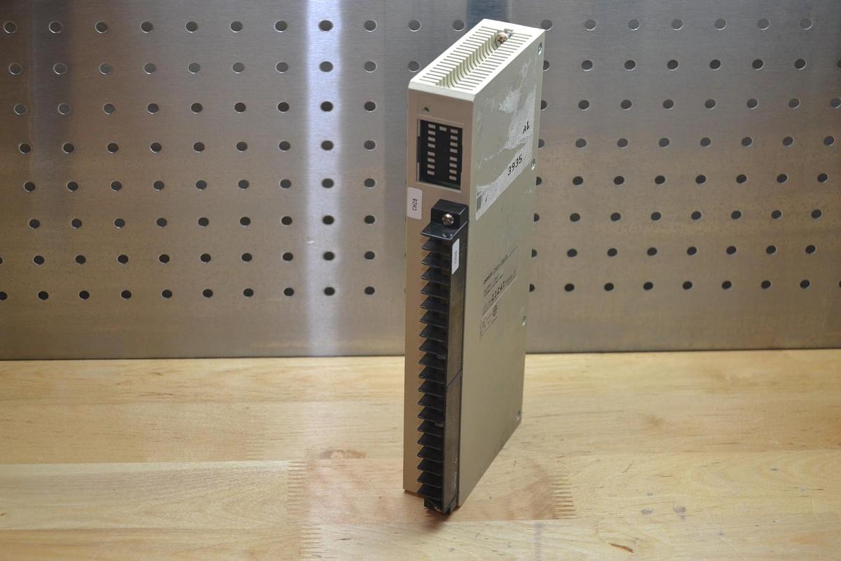 Used OMRON C500-OD219 OUTPUT UNIT 12-24VDC 16A/UNIT 16-POINT