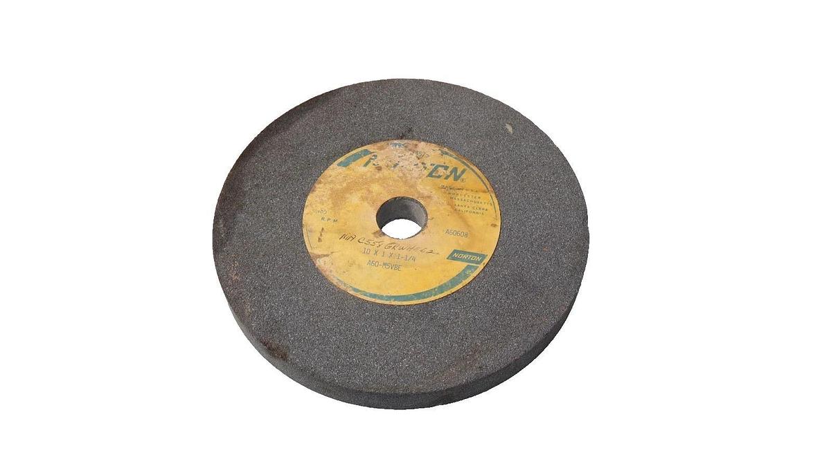 (NEW) NORTON 133575 , A60-M5VBE 10" OD x 1" Wide 1-1/4" ID Grinding Wheel