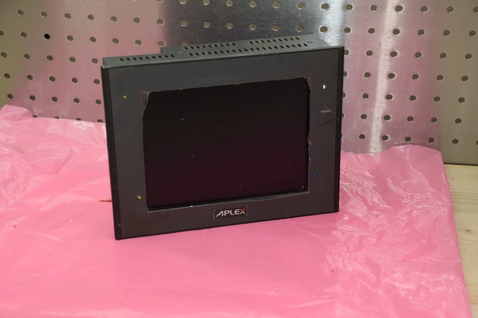Used APLEX AHM-6085-95 8" INDUSTRIAL FANLESS TOUCH PANEL COMPUTER sold ASIS