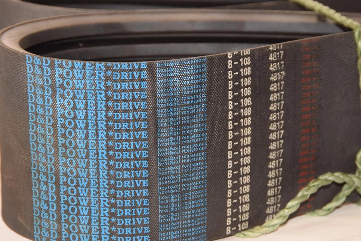 (NEW) D&D POWERDRIVE B108/07 ORB-19-13818B108/07 7 Rib 111" L 0.62" W V-Belt