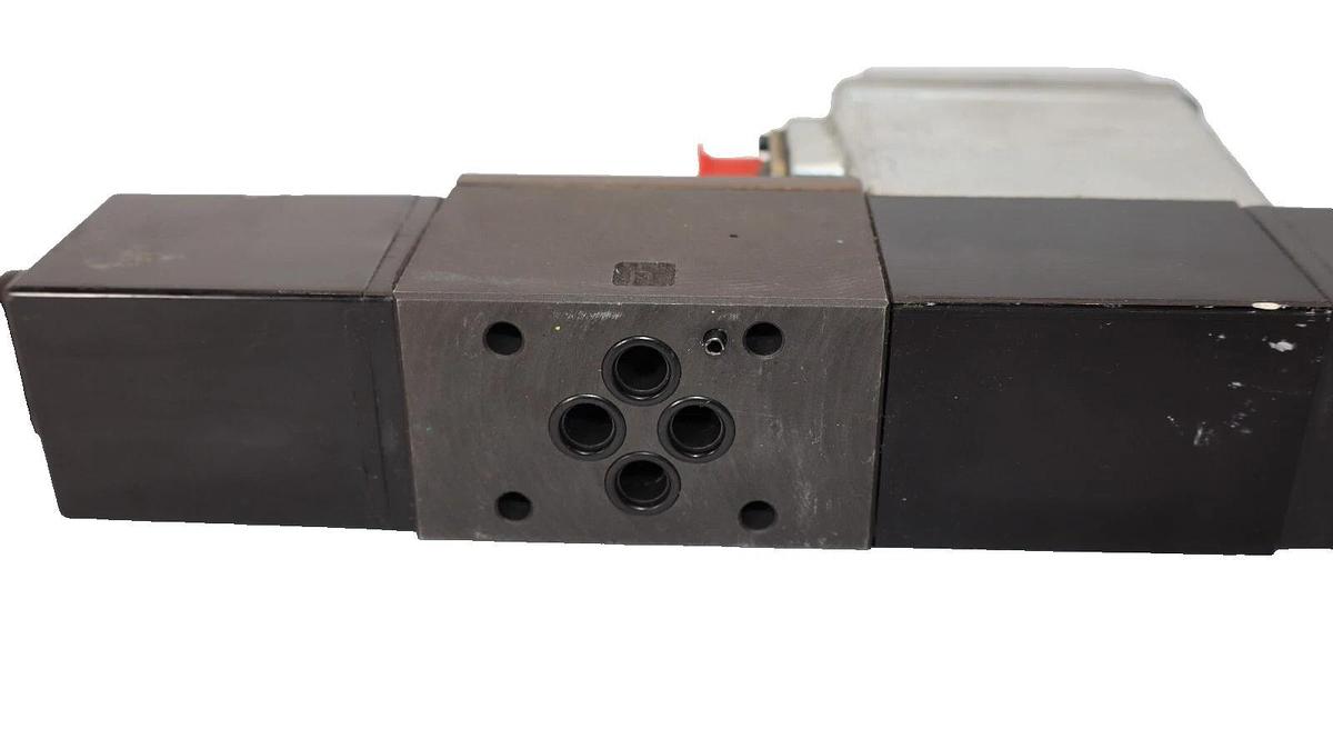 Parker Valve D1FXE85FCNDJ0030 24vdc NOS