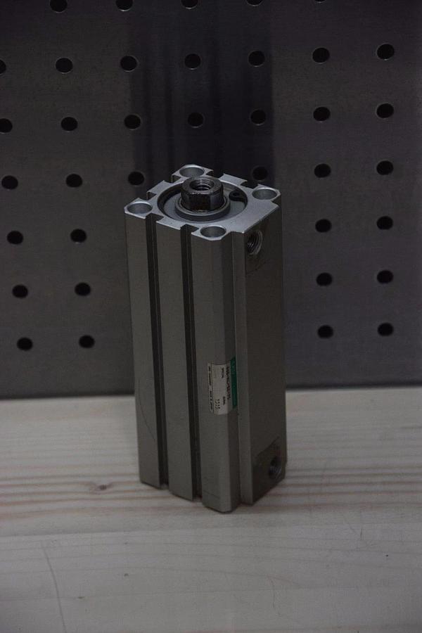 Used CKD SSD-KL-32-75 SSDKL3275 PNEUMATIC CYLINDER