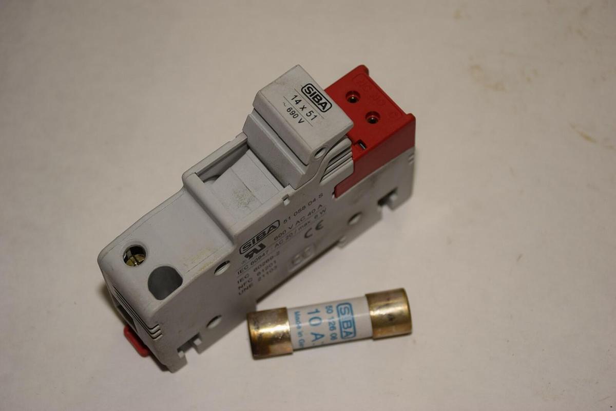 Used SIBA 14x51 51 058 04.S 5105804.S WITH 10A FUSE 600V AC 40A FUSE HOLDER