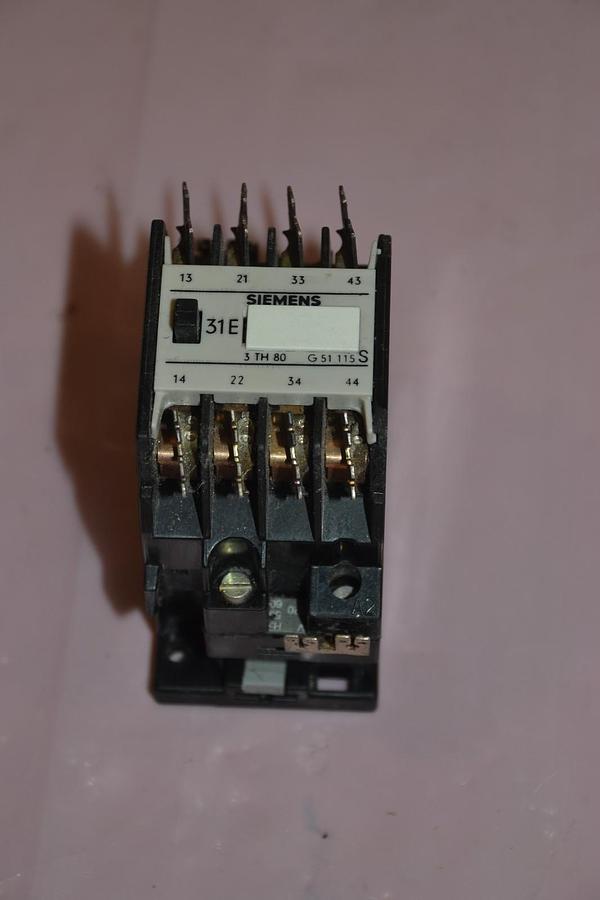 Used SIEMENS AUXILIARY CONTACT 3TH8031-0E 31E 3 TH 80 G 51 115 S