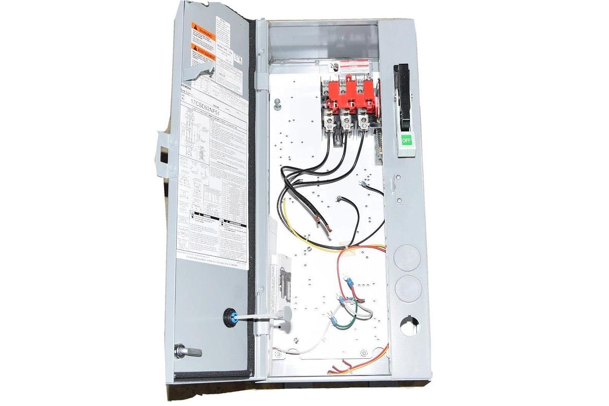 Siemens  17CSD92NF51 Ser. D Combination Starter Size 0-4 (NEW - NO Starter)