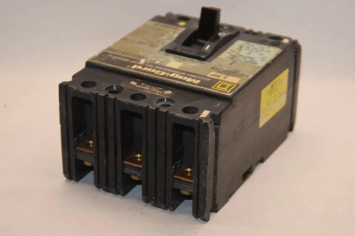 SQUARE D FAP3600311M 3A 3 Amp 3 A 600Vac 3P Mag-Gard Circuit Breaker