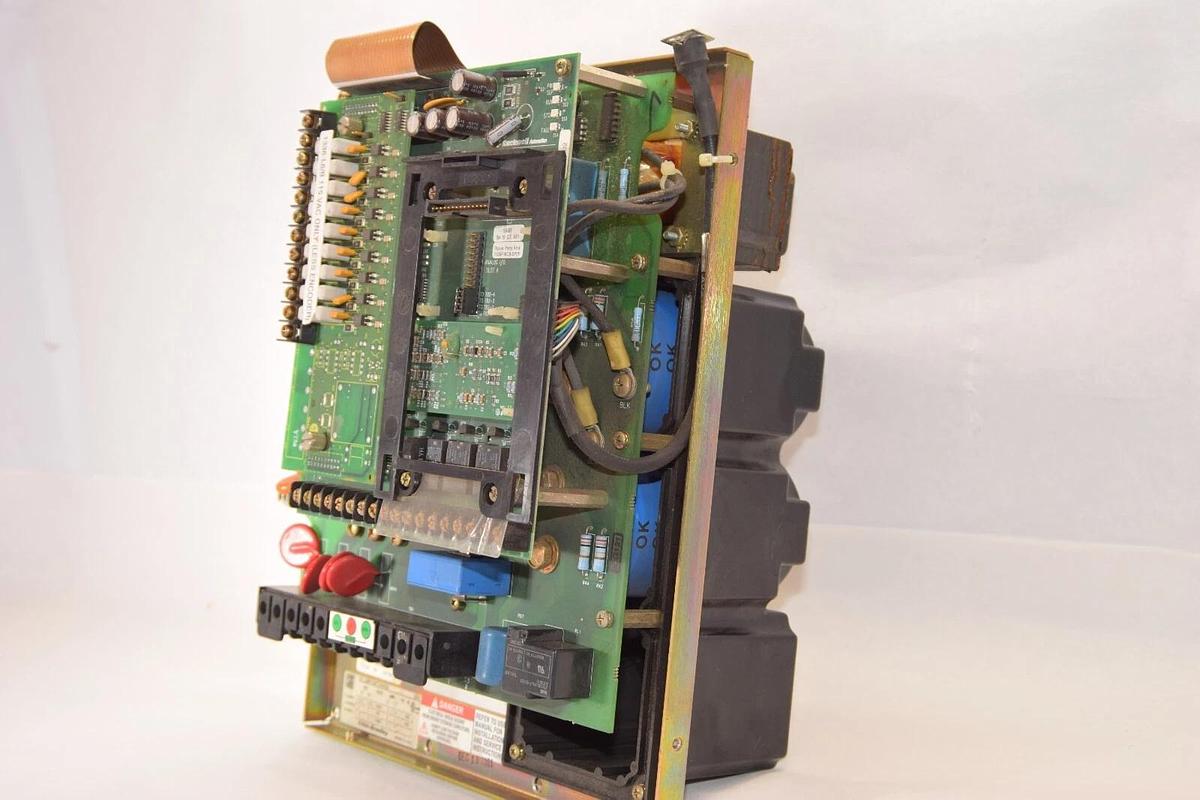 Used ALLEN BRADLEY 1336F-CWF10-AN-EN Series A 600Vac Internal Drive Only *No Case*