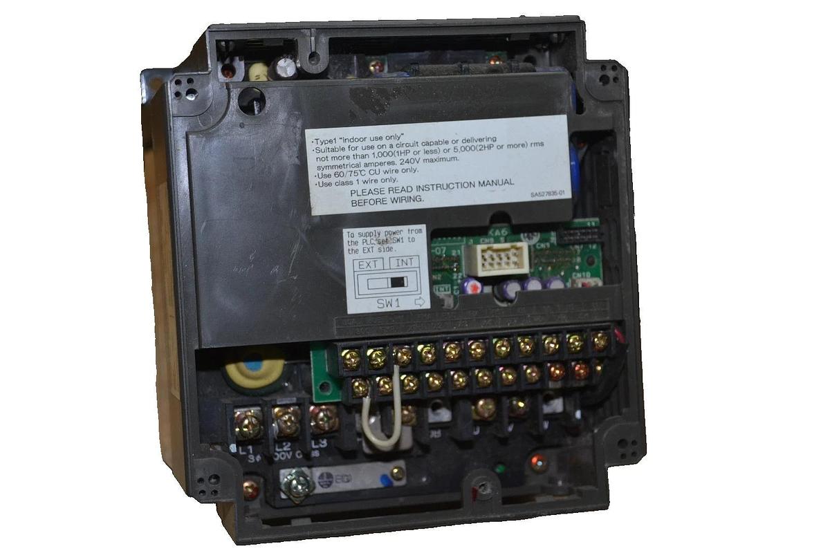 Used GE FUJI AF-300 6KM$223002N1A1 AF-300M$ 2HP 230VAC DRIVE