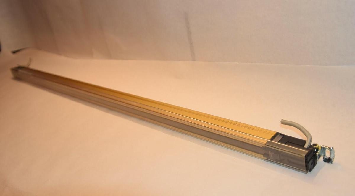 Used SUNX SF4B-H48-01 E V2 Emitter Safety light curtain Matsushita Electric PANSONIC