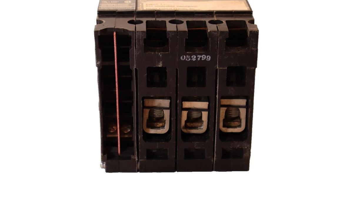 Used SIEMENS ED63S100A 100A 3P Molded Case Circuit Breaker W/ S07ED60 Shunt Trip