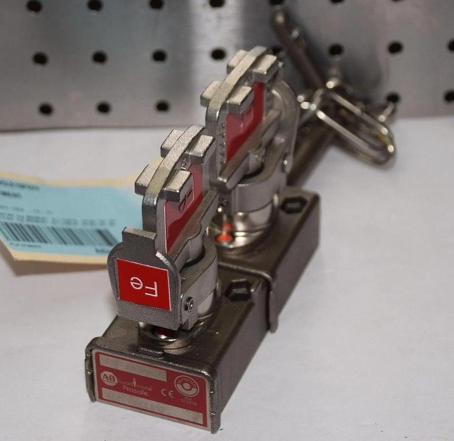 Used ALLEN BRADLET KEY EXCHANGE Unit 440T-MDCLE10 Prosafe 440T-MDCLE10FEFF