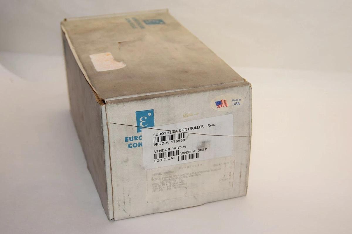 (NEW) EUROTHERM 818P4/TC/RVPR/ 176558 100-240Vac 48-62Hz 8.5W Temp. Controller