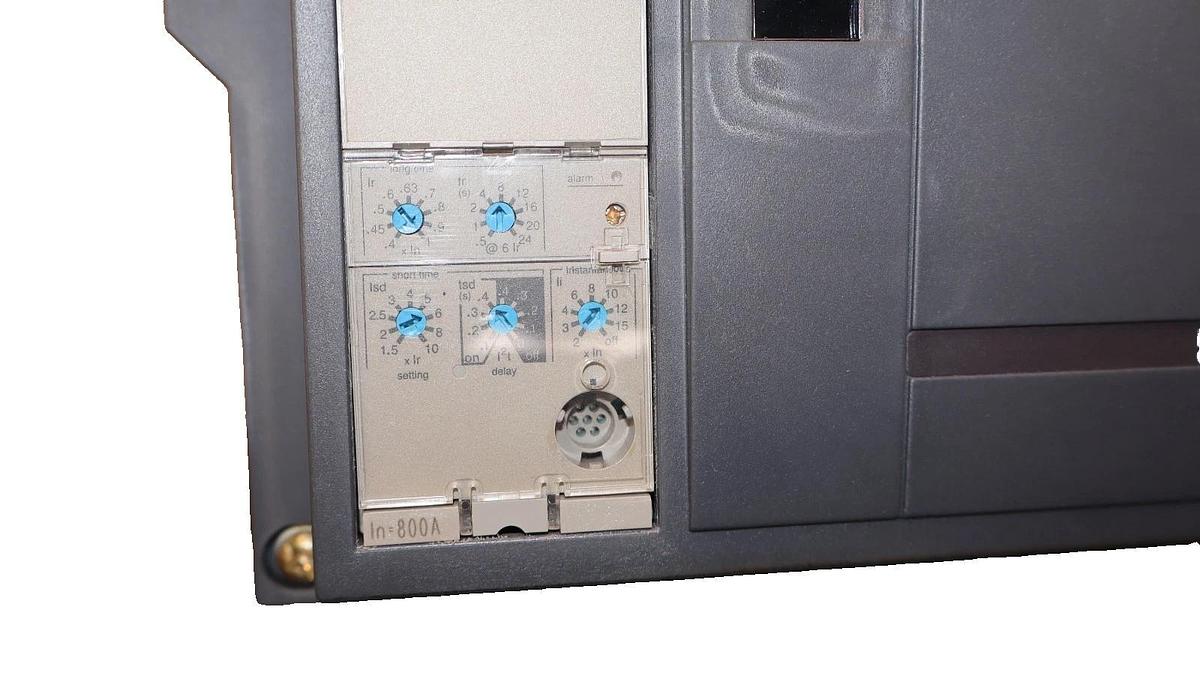 Refurbished Square D Circuit Breaker Masterpact NW08N 800A Micrologic 5.0 WG1AAR33A9SXFXXXXX