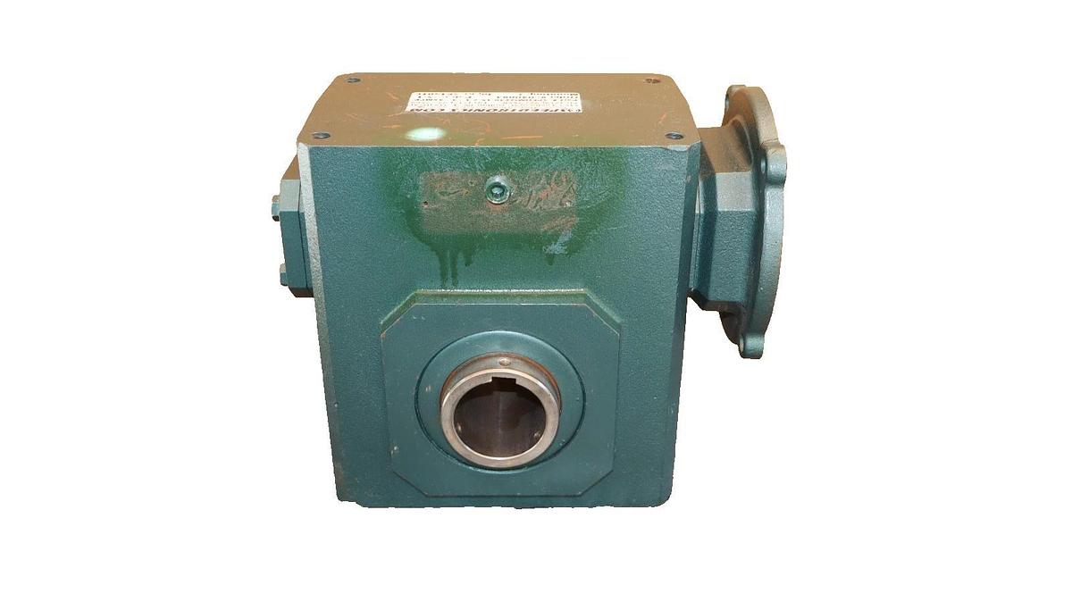 Speedtronics Gear Box Speed Reducer SPFHMQ230-15-2-1 15:1 (Cracked Flange)
