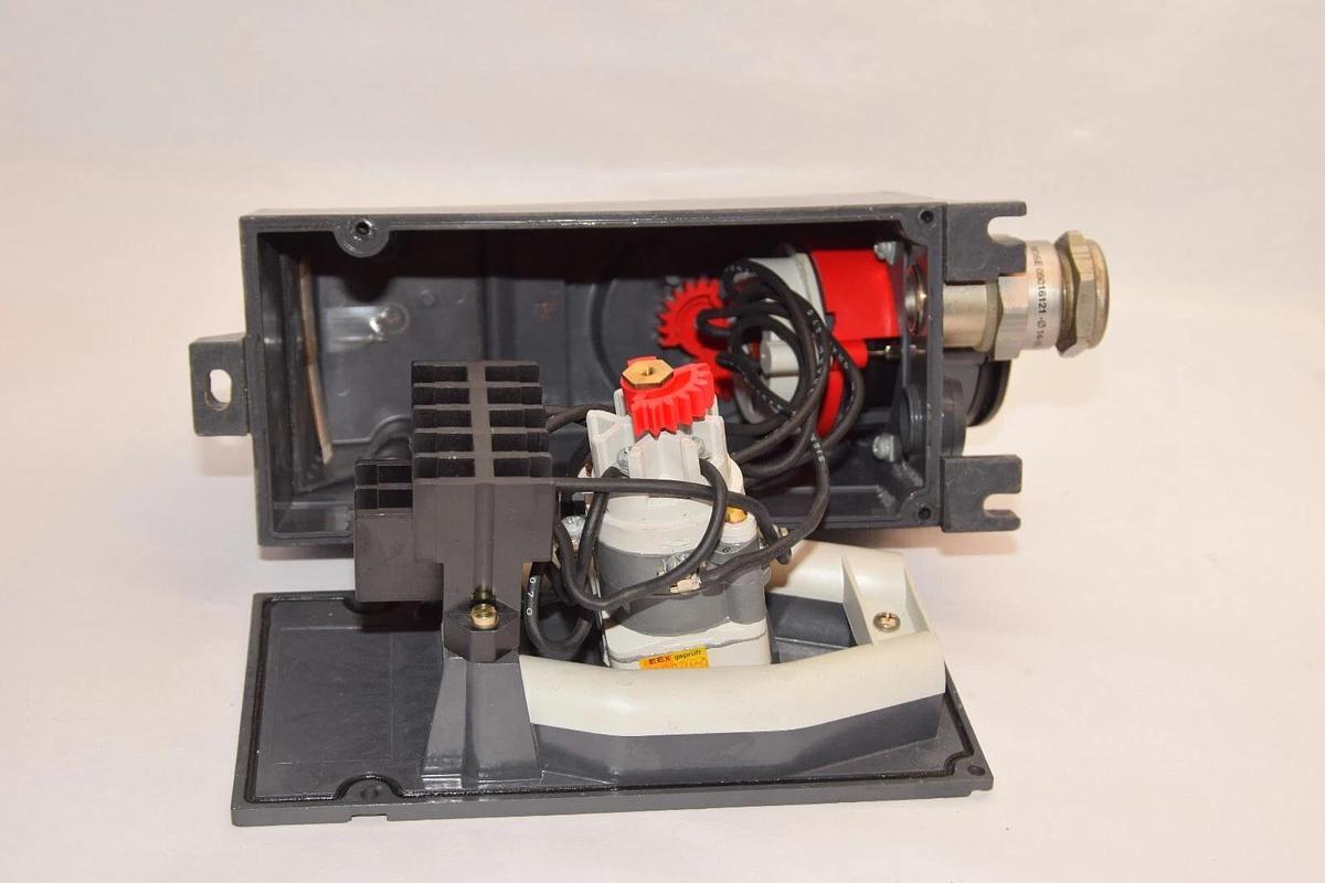 Used STAHL 8575/11 Receptacle Switch