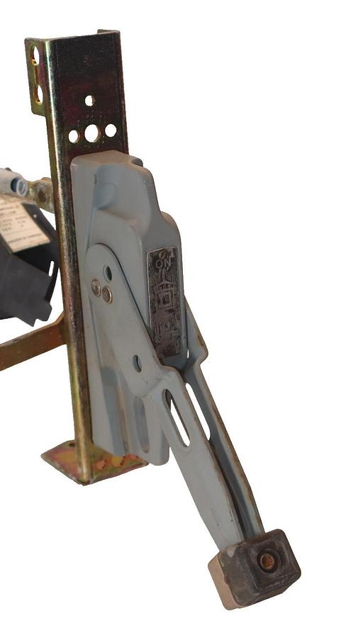 Used SQUARE D 9422RN1 Remote enclosure Disconnect Switch handle for FAL34000 Breaker