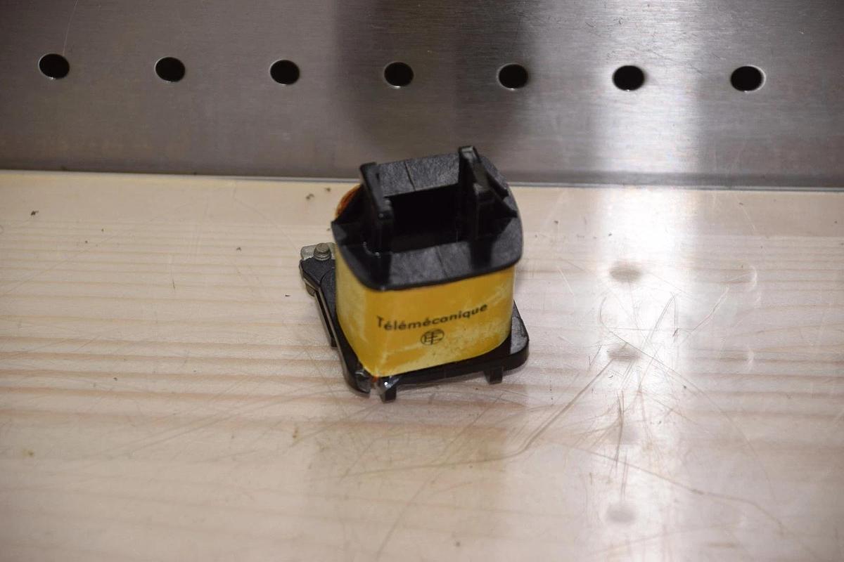 Telemecanique Coil 190 EB 190EB 220V New NOS