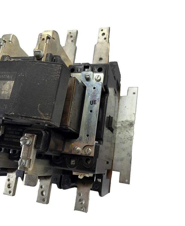 Used GE GENERAL ELECTRIC Contactor Size Sz 5 CR305G0**ABJB 460-480v coil
