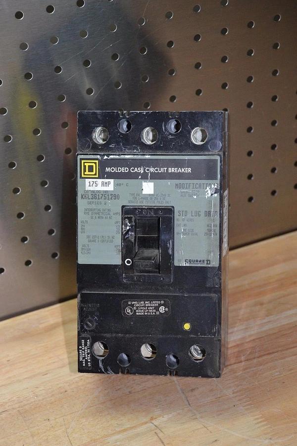 Used SQUARE D KHL361751290 CIRCUIT BREAKER 175AMP 3POLE 600V W/SHUNT 48Vdc