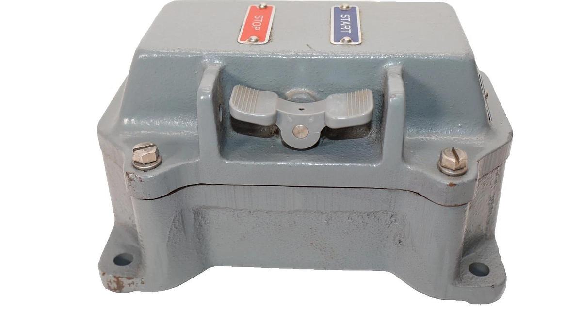 Square D Heavy Duty Control Statation 9001 GW-241 GW241 Series A  (New)