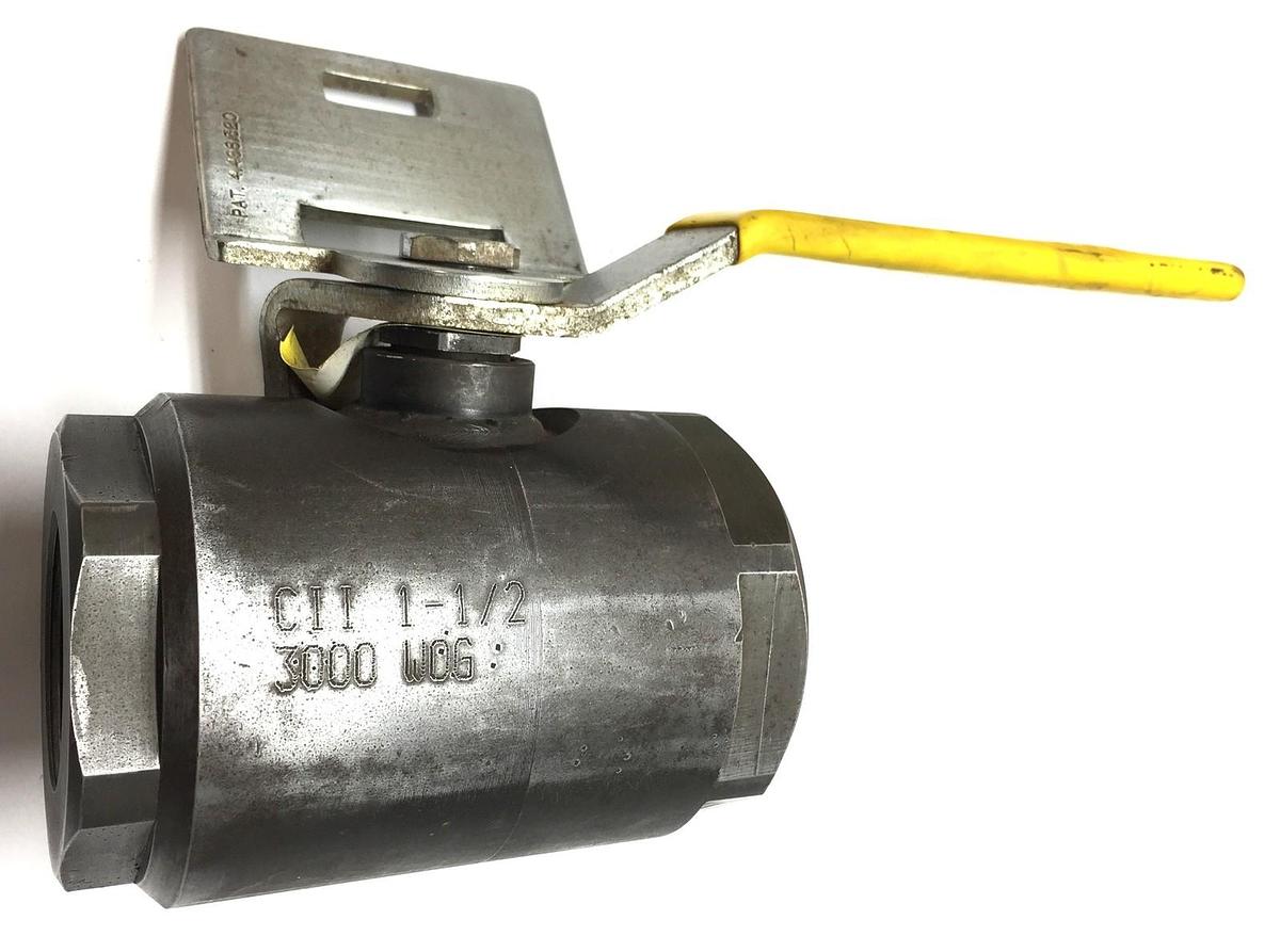 Used APOLLO CII 1-1/4" 3000 WOG STAINLESS STEEL BALL VALVE