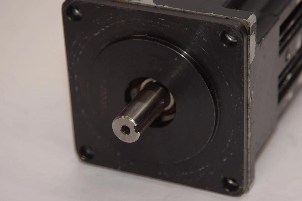 Used GE FANUC MTR-3S33-G-R-0-E-S-A 1/2" Shaft Brushless Servo Motor