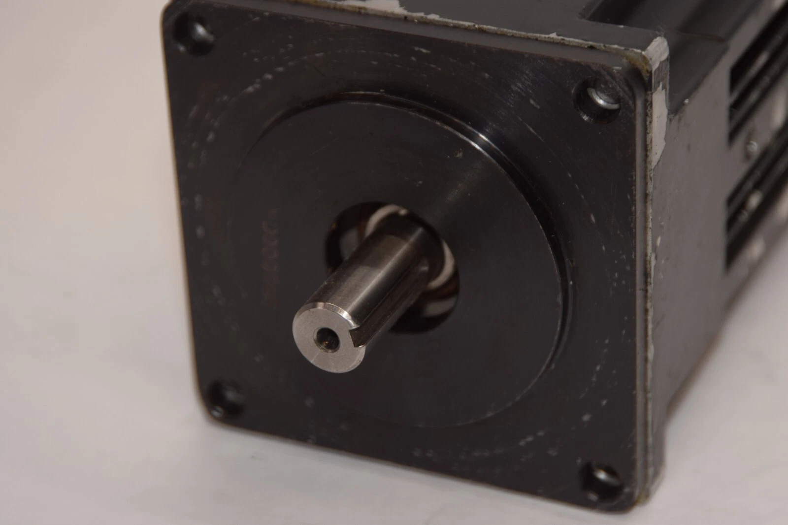Used GE FANUC MTR-3S33-G-R-0-E-S-A 1/2" Shaft Brushless Servo Motor