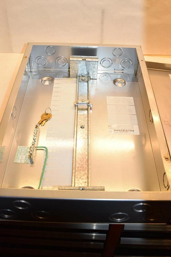 (NEW) JUNO LIGHTING CLS21 2185981 SP3110-06 Lighting sub-panel 21 Circuit 480V