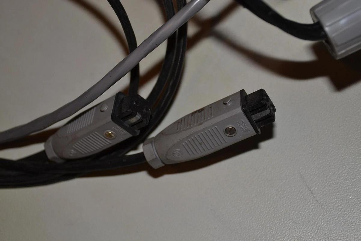 Used NORDSON 231667B 220-240VAC 50/60Hz 1P 440W SD SERIES ELECTRIC GUN DRIVER