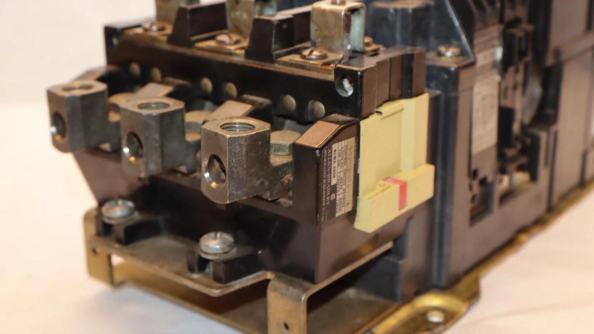 Used ALLEN BRADLEY 520E-DOD Size Sz 3 Ser A Contactor 592-D0W16 Relay 120V Coil 3ph