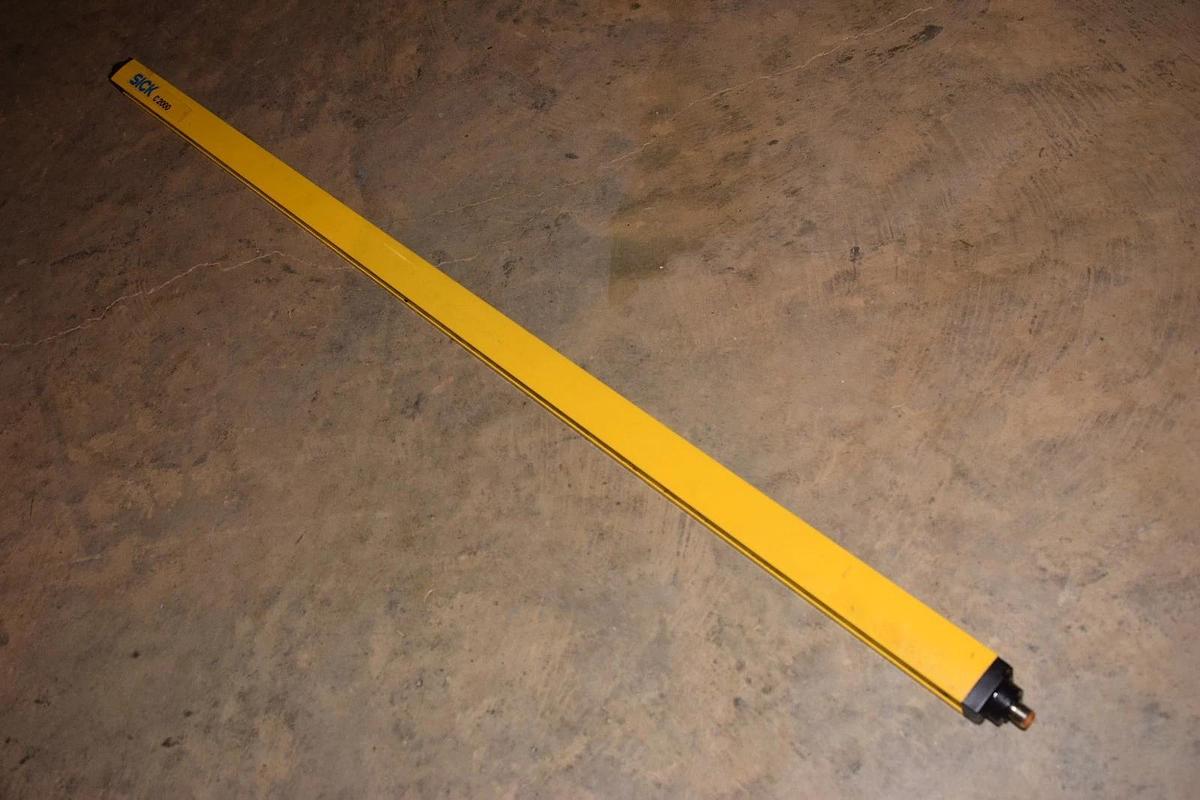 Used SICK C2000 C20S-105102A11 1050mm SAFETY LIGHT CURTAIN