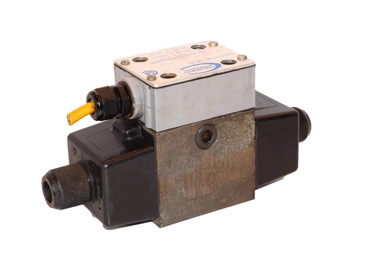 Used CONTINENTAL HYDRAULICS VS12M-3F-GB-60L-H 120/110V 50/60Hz 45W Directional Valve