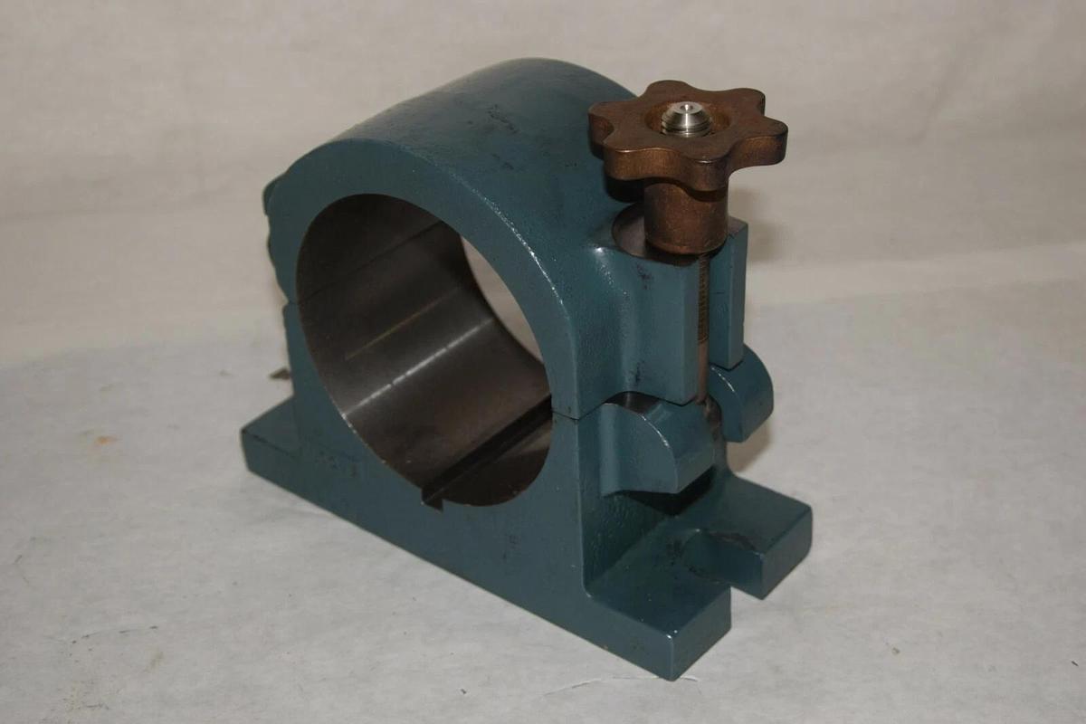 Used (New) Dodge HS2-HC-569E HS2HC569E 067138 Hinged Cap Barring Housing