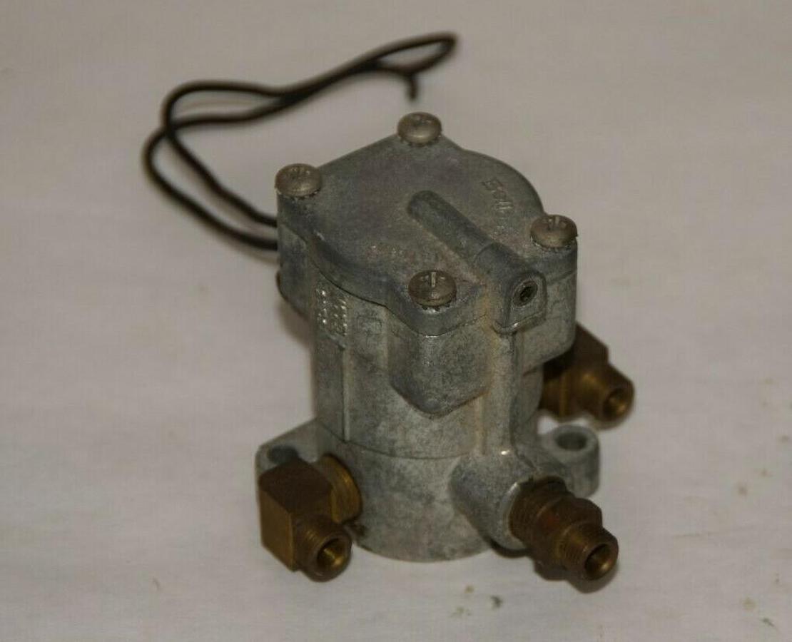 Used VALVAIR BELLOWS LC 33 B LC33B LC33 B 115V Pilot Valve Solenoid Valve