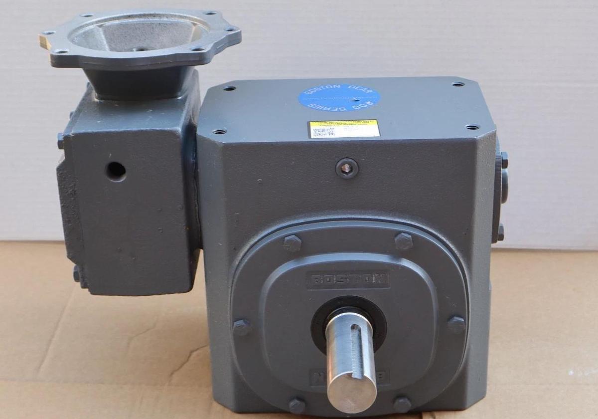 BOSTON GEAR Gear Box Speed Reducer FWC732-100E-B5-G FWC732100EB5G 100:1 *REFURB